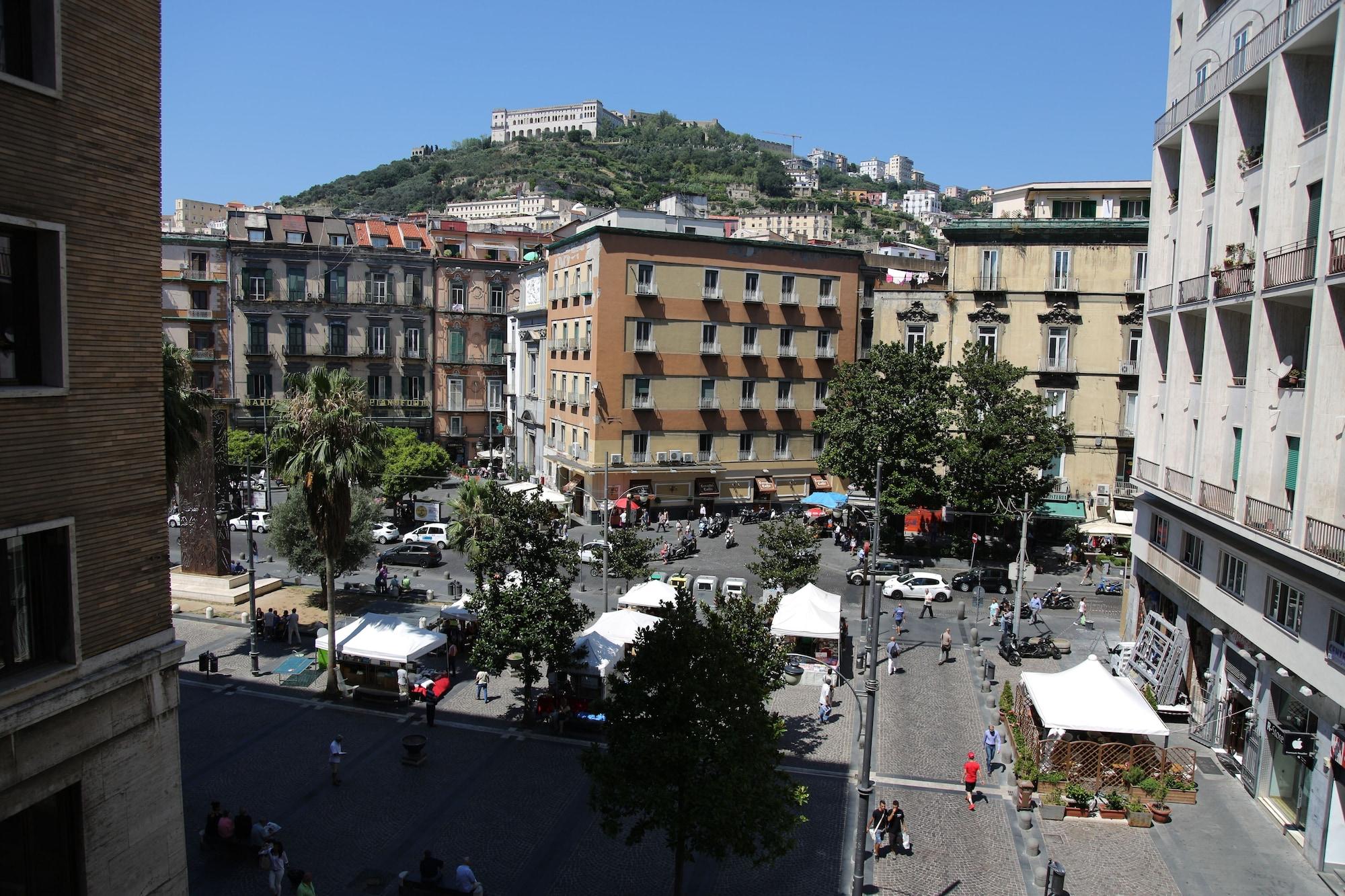 Boutique Hotel Piazza Carita' Naples Extérieur photo